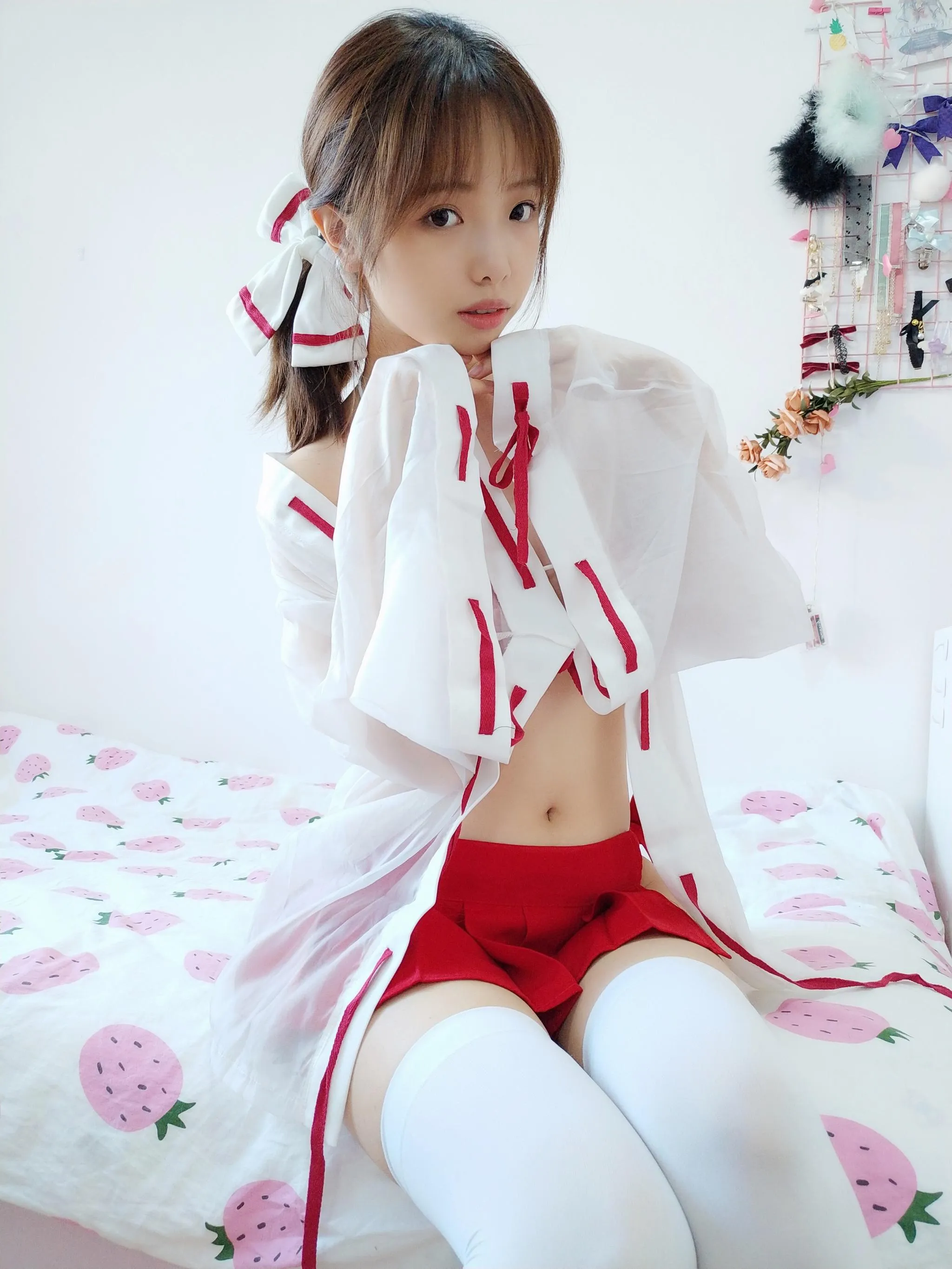 NO.3 雯妹不讲道理-自拍本（1号本）-巫女17p [17P]插图3